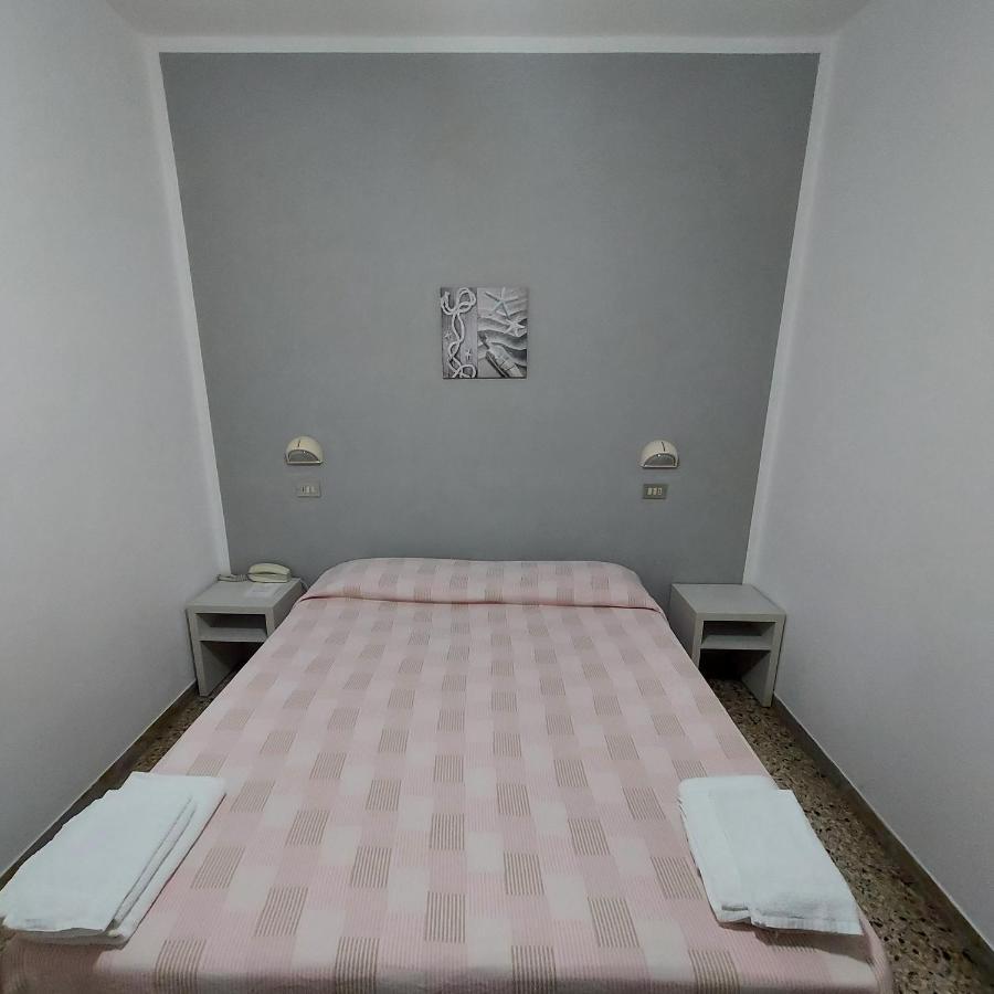 Hotel Villa Alberta B&B Cesenatico Exterior photo