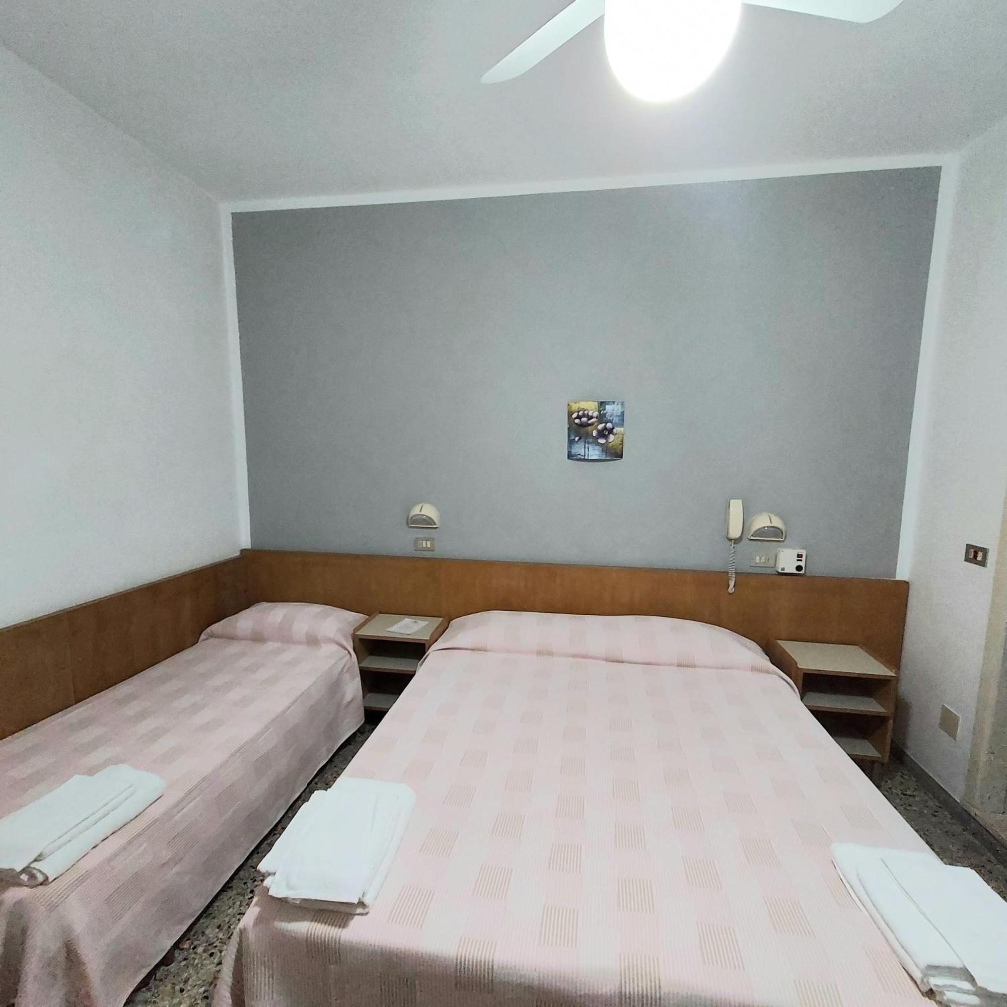 Hotel Villa Alberta B&B Cesenatico Room photo