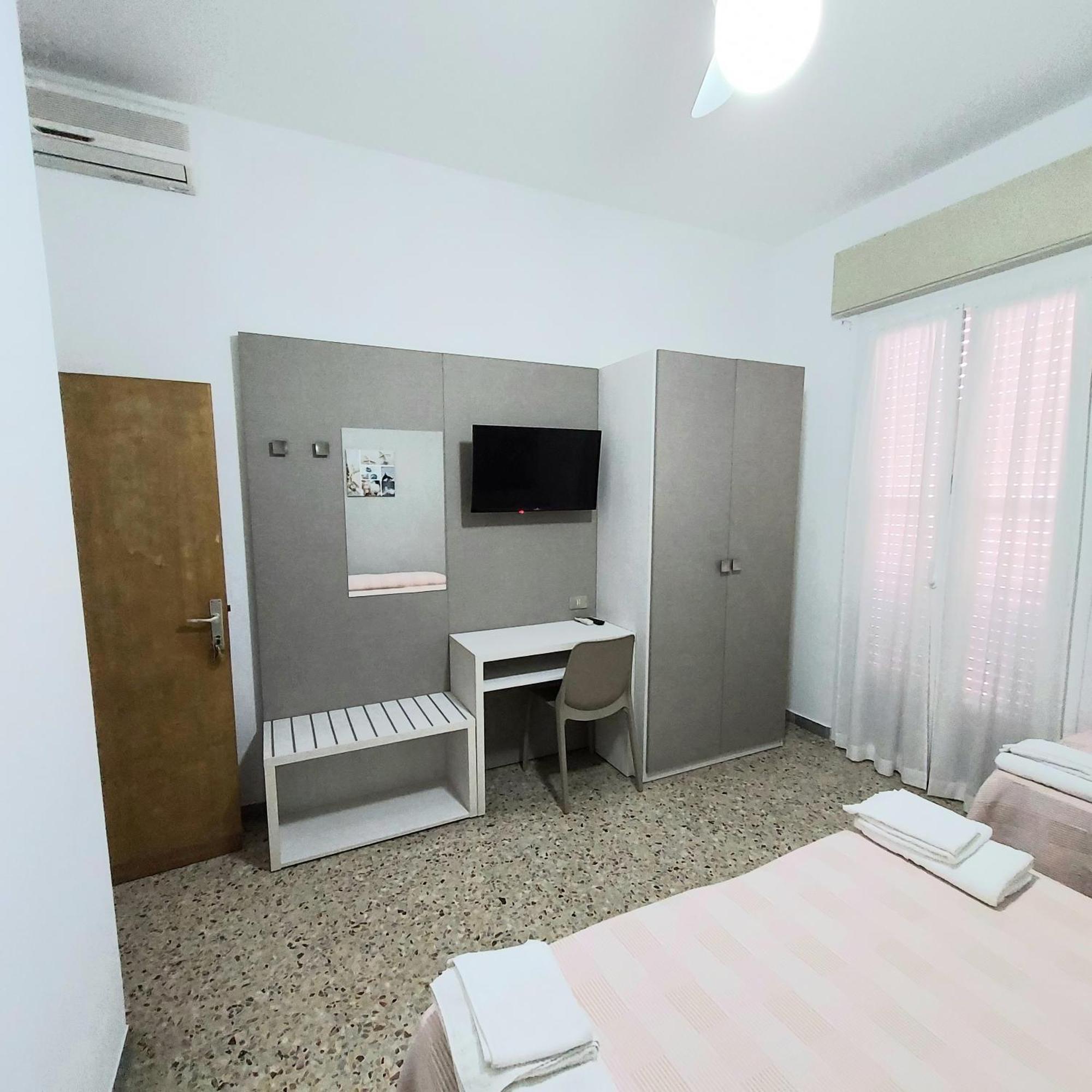 Hotel Villa Alberta B&B Cesenatico Room photo