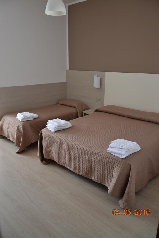 Hotel Villa Alberta B&B Cesenatico Exterior photo