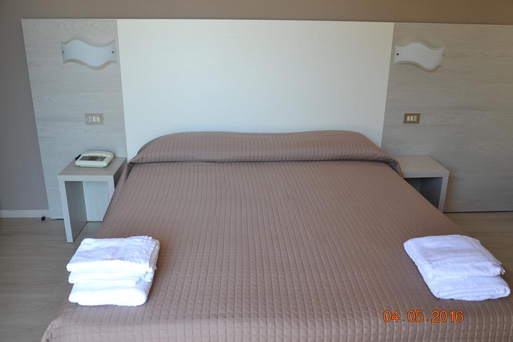 Hotel Villa Alberta B&B Cesenatico Exterior photo
